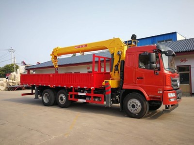 宇洋隨車吊廠家專業出售隨車吊，歡迎來電咨詢